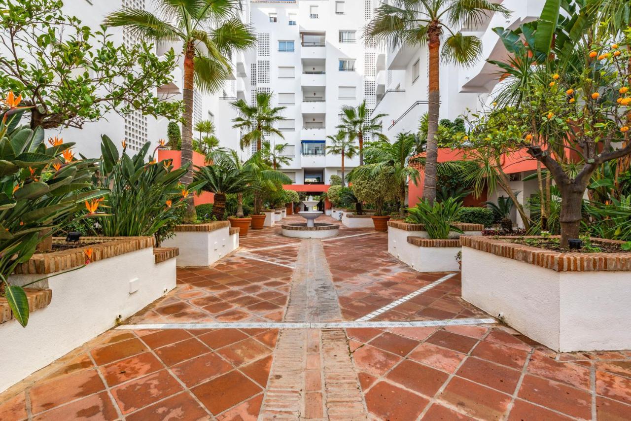 Modern Studio In Medina Garden - Puerto Banus Marbella Bagian luar foto